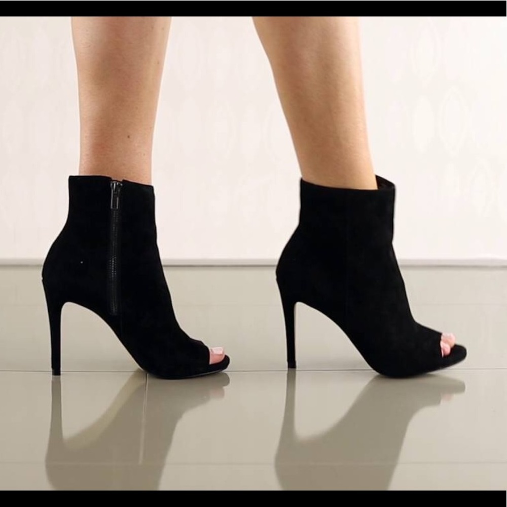 STEVE MADDEN LADEE BLACK SUEDE PEEPTOE BOOTIE
